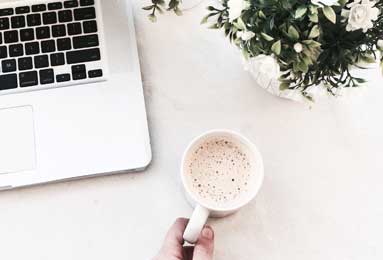 #黑五 捡漏！一杯奶茶钱玩转一年虚拟主机，这两家真狠！